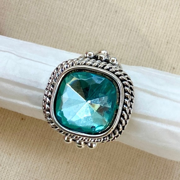 Silver‎ Plated Simulated Aquamarine Blue Cubic Zirconia Cocktail Ring Womens 6 - Picture 1 of 11